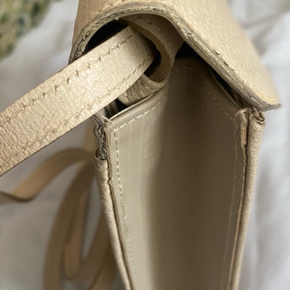 RARE Valentino crossbody. Genuine leather. In good vintage condition. - Picture 2 of 8